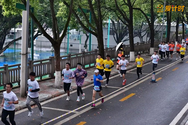 接力赛,校园马拉松,重庆邮电大学,重邮人,垂直马拉松赛,马拉松计时,自行车计时,铁人三项计时,爱计时,计时芯片,计时计圈,计时系统,赛事计时,垂马,登高赛,爬楼梯比赛,超高频,号码布,号码簿,中长跑,爱德科技,爱计时,赛事计时